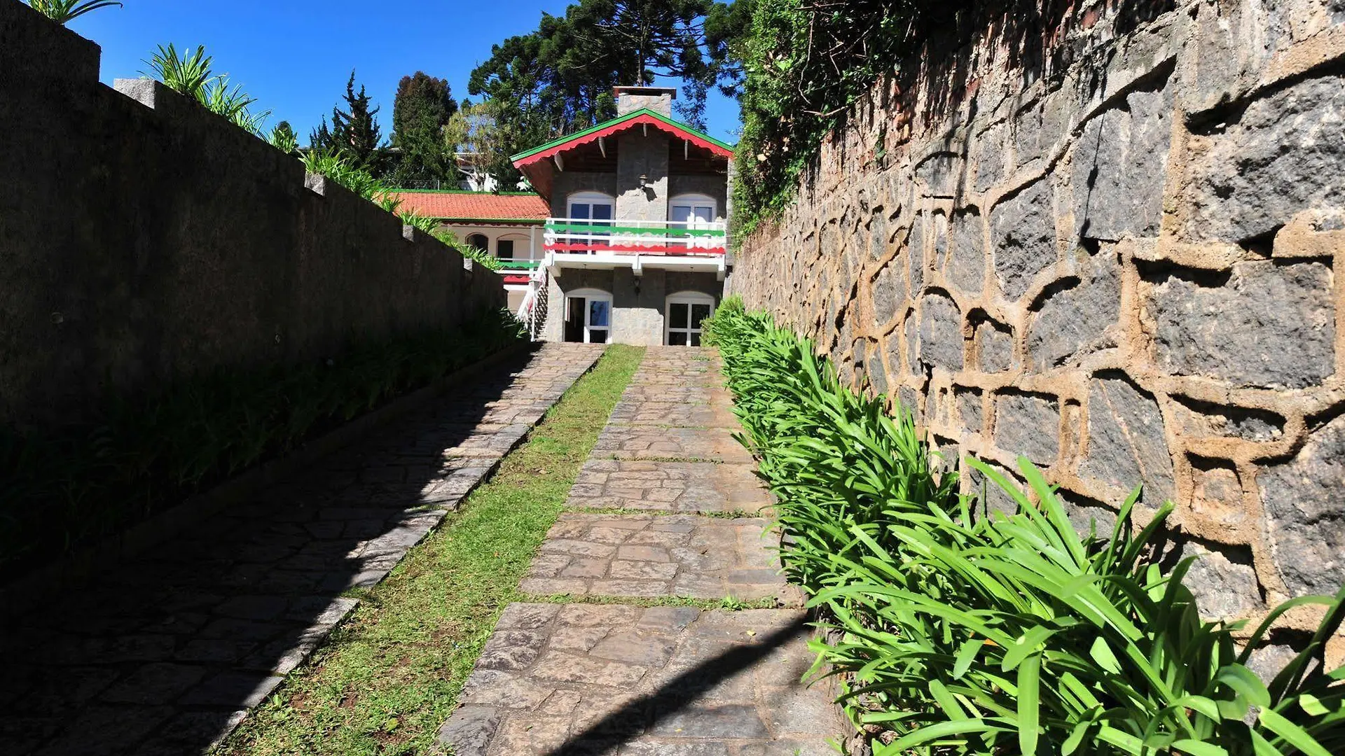 Pousada Villaggio Di Roma Campos do Jordao 3*,